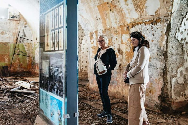 Copenhagen: Old Canals and Hidden Gems Social Boat Tour - Key Points