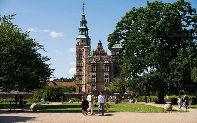 Copenhagen: Rosenborg and Christiansborg Palaces Tour in Spanish - Transportation and Timing