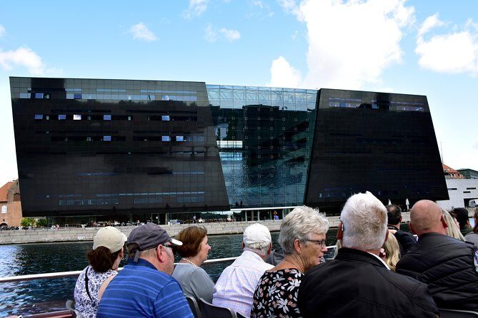Copenhagen Sightseeing Classic Canal Tour With Live Guide - Who Is This Tour Perfect For?