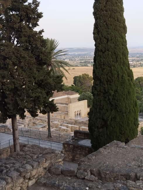 Córdoba: Guided Tour Medina Azahara at Dusk - A Close Look at the Experience