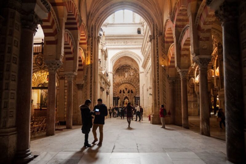 Córdoba: Skip-the-Line Great Mosque-Cathedral History Tour - The Experience: An In-Depth Look at the Córdoba Mosque-Cathedral Tour