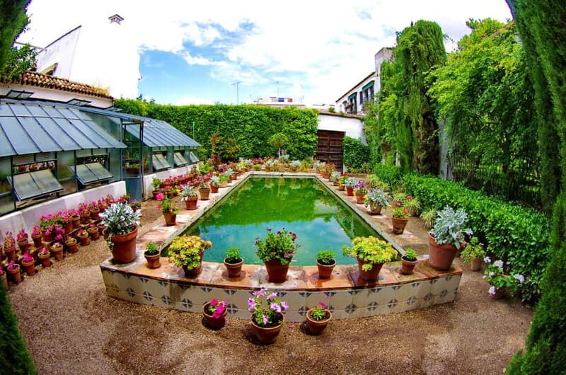 Córdoba: Viana Palace Courtyards Guided Tour - An In-Depth Look at the Viana Palace Courtyards Tour