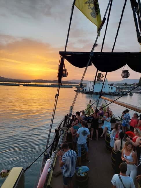 Corfu: 2hrs Sunset Cruise - Corfu town coastline & 2 islands - Who Is This Cruise For?