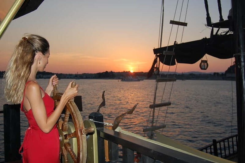 Corfu Town: 75 min. Pirate Ship Cruise around Corfu town - Key Points