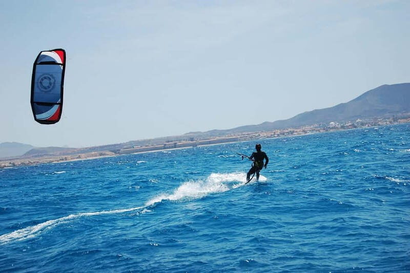 Corralejo: KITESURF BEGINNER COURSES. Semi-Private groups - Corralejo: KITESURF BEGINNER COURSES. Semi-Private groups