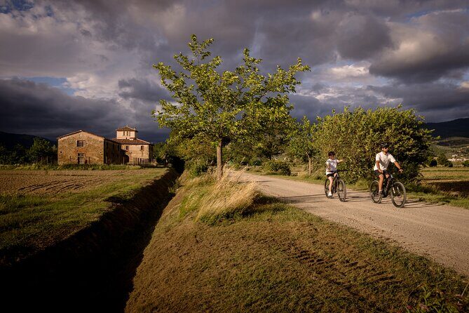 Cortona - Easy guided eBike tour around the Etruscan City. - Ease and Comfort