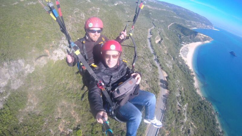 Costa de Caparica: Paragliding Tandem Flight - An In-Depth Look at the Paragliding Experience