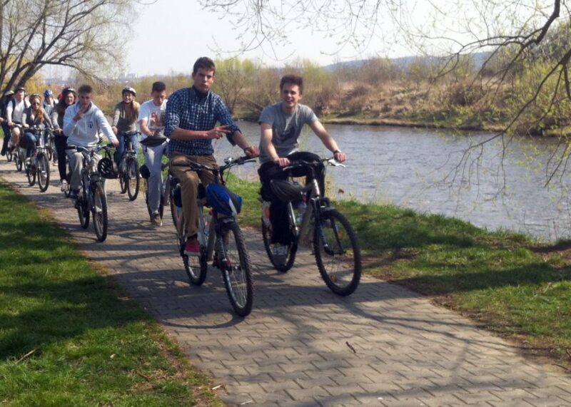 Coutryside bike tour to Karlstejn Castle. - Final Words: Who Should Consider This Tour?