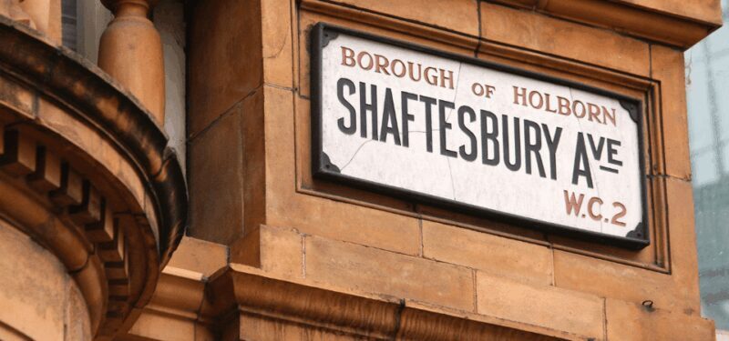 Covent Garden to Piccadilly Circus Walking Tour with an App - Key Points