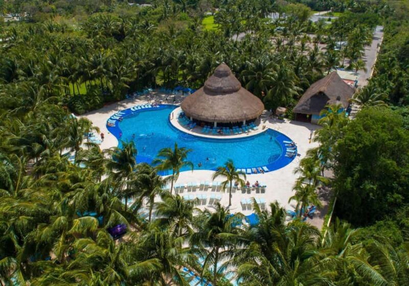 Cozumel: Paradise Beach Club Day Pass with Food & Drinks - Activities and Fun Options