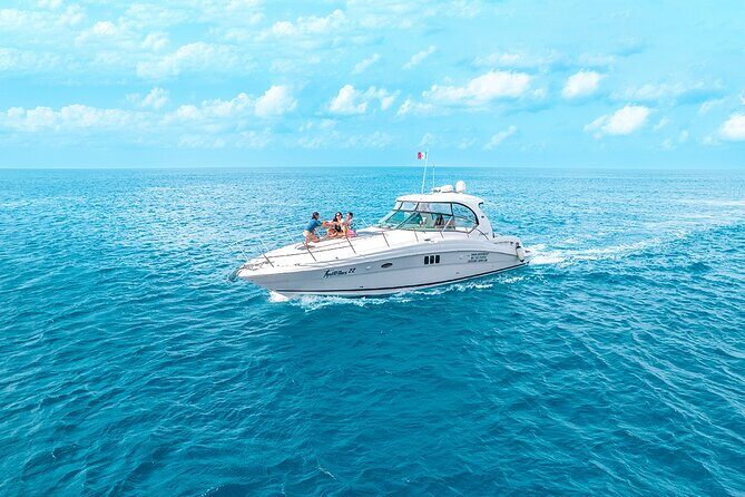 Cozumel Private Yacht and Snorkel with Lunch and Open Bar Onboard - What the Reviews Tell Us