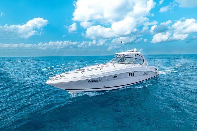 Cozumel Private Yacht and Snorkel with Lunch and Open Bar Onboard - FAQs