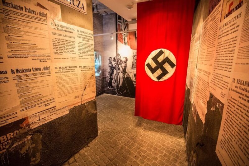 Cracow: Kazimierz by Golf Cart and Schindler's Factory Tour - Itinerary Breakdown