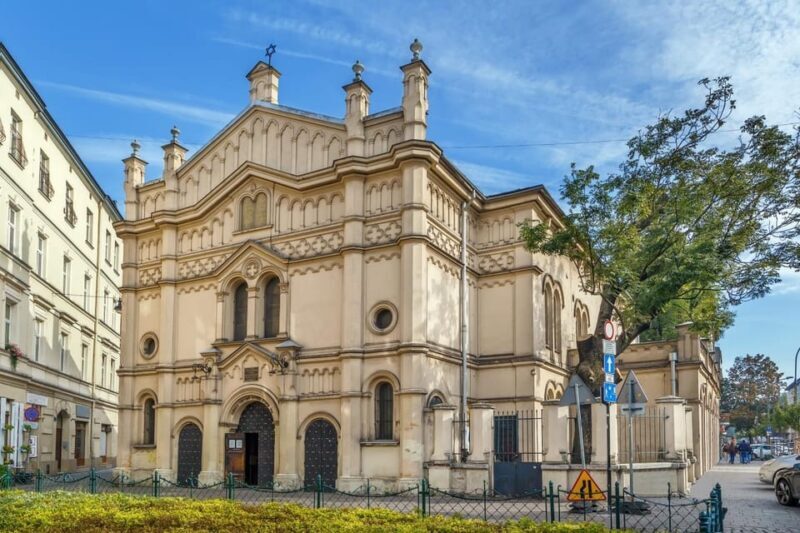 Cracow: Kazimierz Jewish Quarter Walking Tour - Authenticity and Local Insights