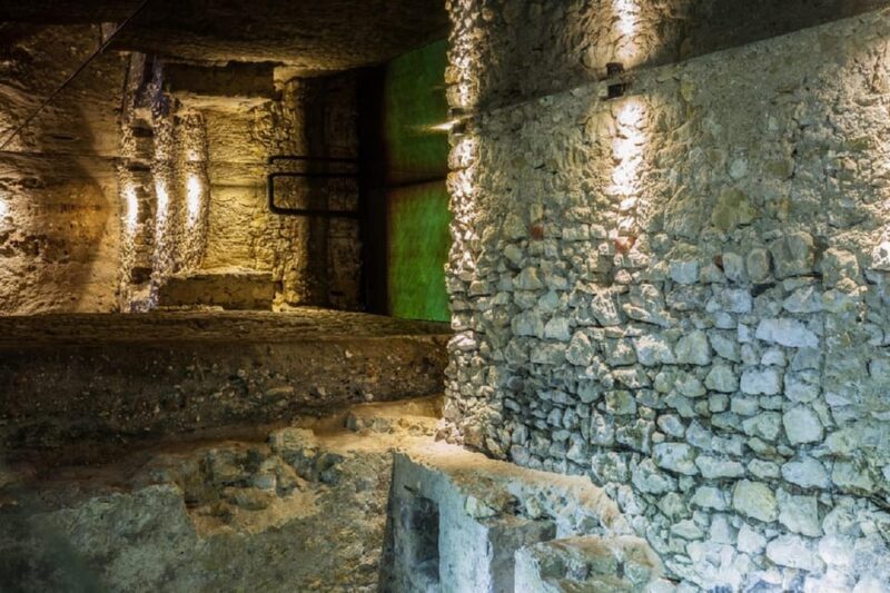 Cracow's Old Town, St. Mary's Basilica & Rynek Underground - Discovering Krakow’s Old Town and Its Hidden Layers