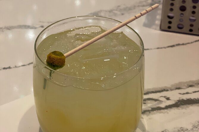 Create and Sip Fun and Refreshing Cocktails on Oahus North Shore - Key Points