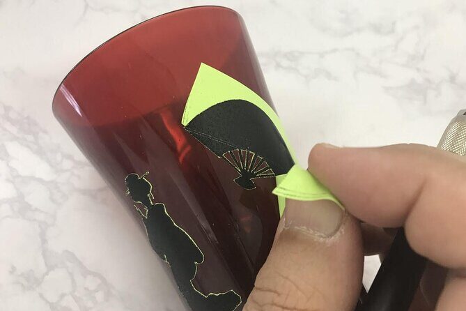 Create your Glass Artwork with Japanese Motifs in Tokyo - Who Would Love This?