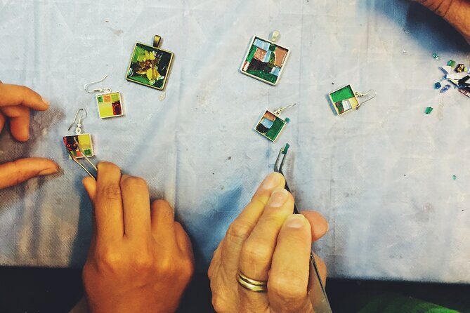 Create your own jewellery in Gaudí-style - Key Points