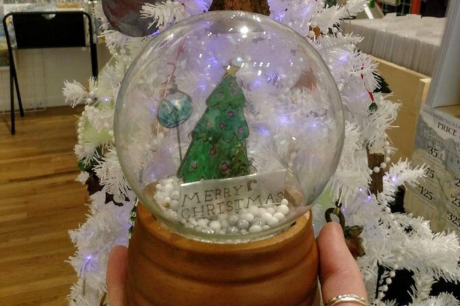 Create Your Own Winter Snow Globe in Estes Park - A Deep Dive into the Experience