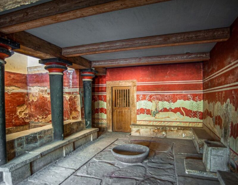 Crete: Knossos Palace, Heraklion City, Market Guided Tour - Heraklion City Exploration
