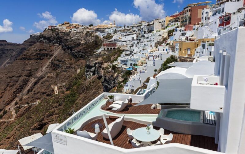 Crete: Santorini 1 Day Cruise - Who Should Consider This Tour?