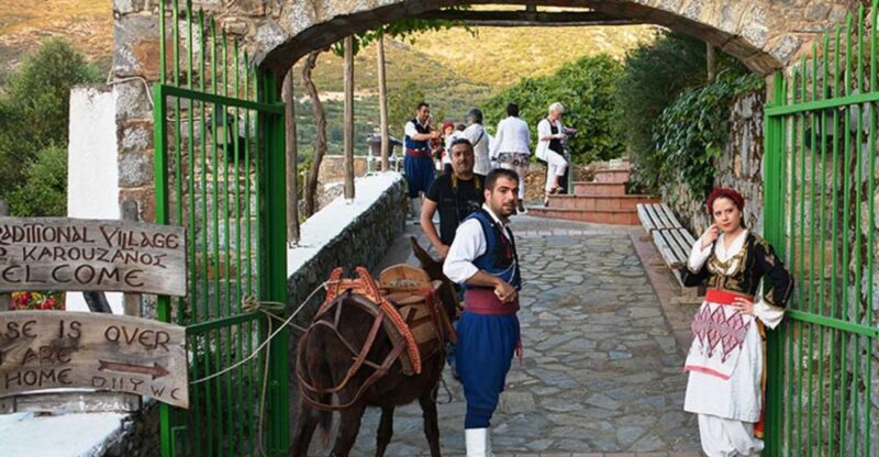Crete: Traditional Dance Show and Buffet Dinner with Wine - Key Points