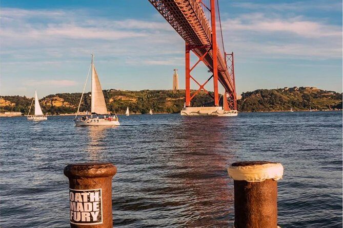 Cristo Rei Tuk-Tuk and River Cruise (2:45h) - Transportation and Logistics