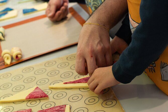 Croissants Baking Class near Eiffel Tower - Key Points