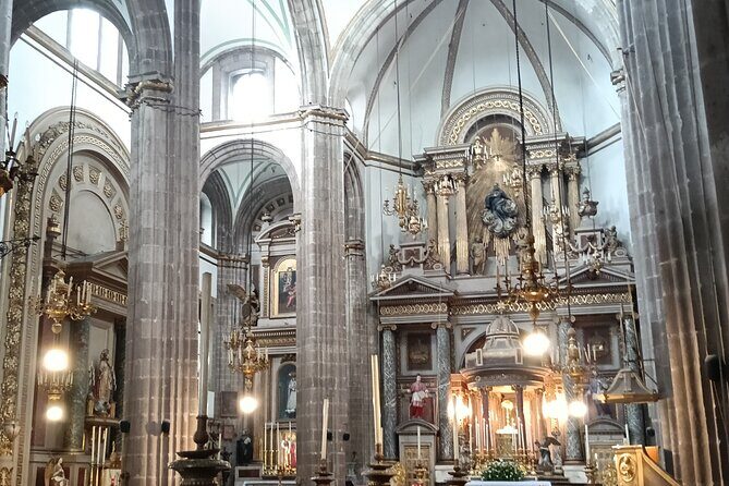 Cronicas Del Centro : Living Stories of Mexico City - Unique Aspects and Considerations