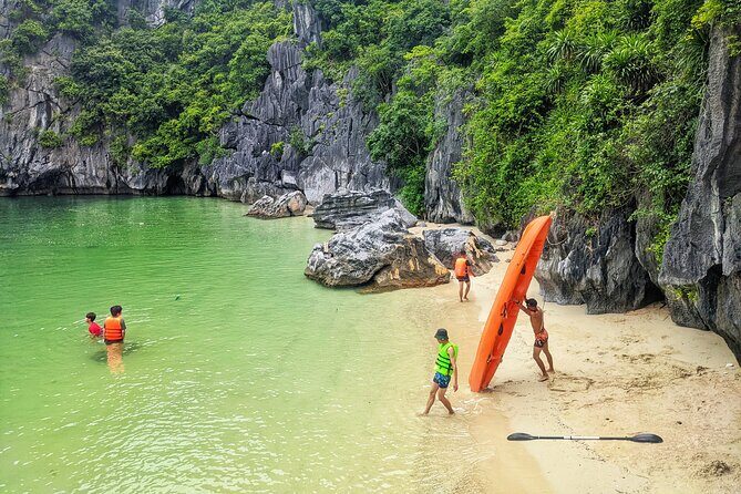 Cruise and kayak on Lan Ha bay Ha Long bay with local experts - Who Is This Tour Best For?