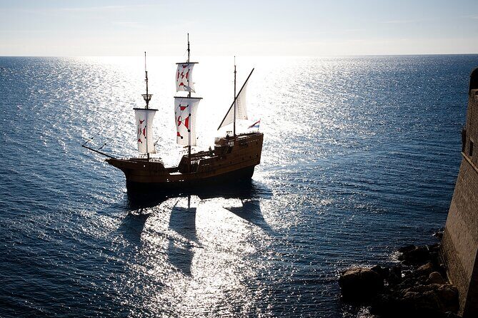 Cruise and Walking Tour Game of Thrones Dubrovnik with Karaka - Exploring Dubrovnik’s Game of Thrones Tour: A Balance of Scenic Views and Authentic Filming Locations