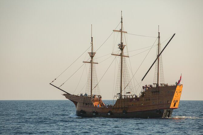 Cruise and Walking Tour Game of Thrones Dubrovnik with Karaka - A Deep Dive into the Dubrovnik Game of Thrones Tour