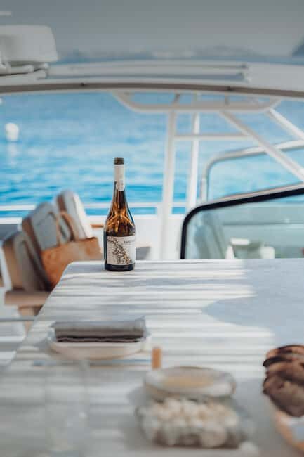 CRUISE AROUND SANTORINI IN STYLE AND SPEED - The Sum Up