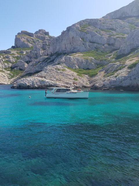 Cruise, Coffee and Swimming in the Calanques of Frioul - Cruise, Coffee and Swimming in the Calanques of Frioul: An Authentic Coastal Escape