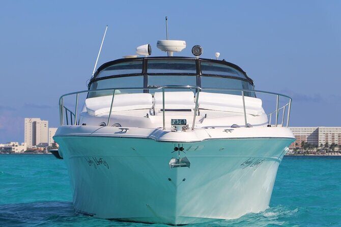 Cruise in Elegance: Luxury Yacht Rental in Cancun - An In-Depth Look at the Yacht Experience in Cancun
