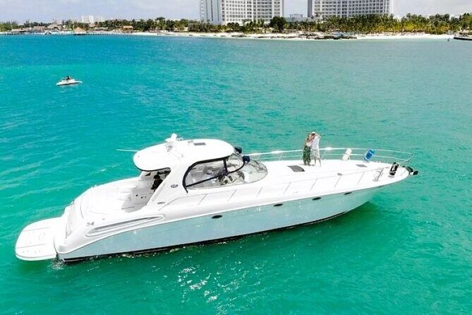 Cruise in style on our 60-foot yacht in Cancun for 20 people - An Introduction to the Experience