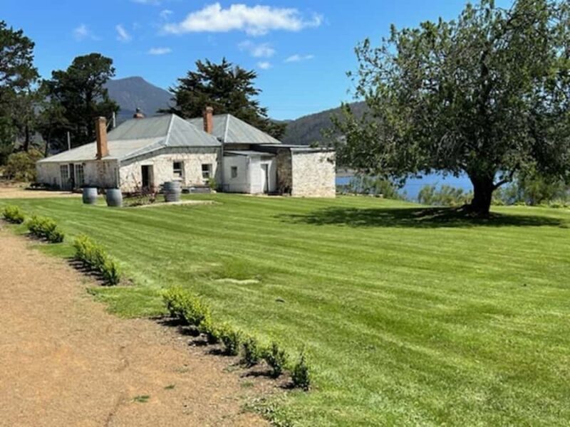 Cruise Ship - Wine Shore Excursion - Hobart - A close look at the Cruise Ship - Wine Shore Excursion in Hobart