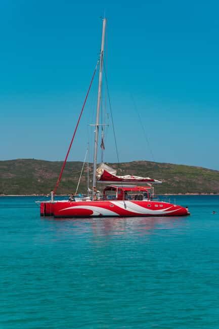 Cruising on a sailing maxi-catamaran - Insights From Reviews