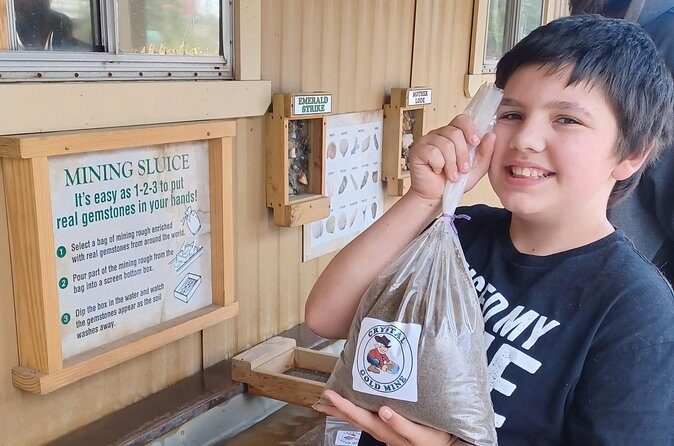 Crystal Cave Gold Adventure Tour and Dino Trail - Exploring the Dino Trail