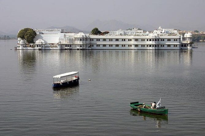 Crystal Gallery, Lake Pichola & Dinner at Jag Mandir Palace - Udaipur - Exploring the Tour in Detail