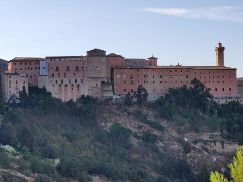 Cuenca: Nighttime Highlights Walking Tour in Spanish - The Sum Up