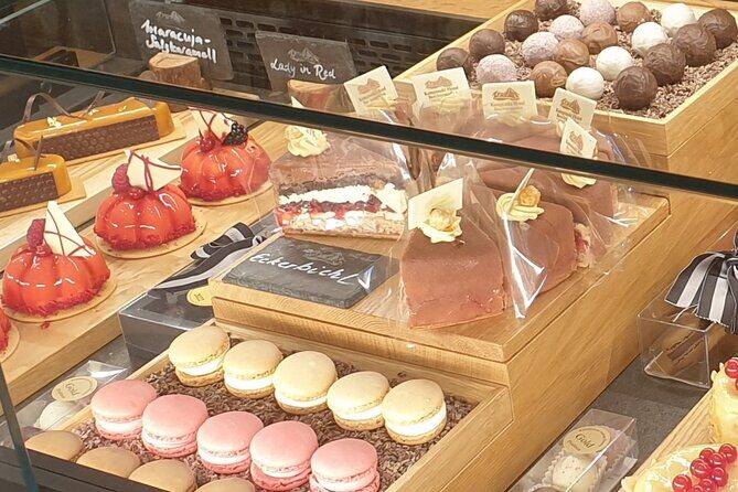 Cultural and culinary pleasure tour through Innsbruck's old town - Exploring Innsbruck’s Old Town: A Cultural and Culinary Journey