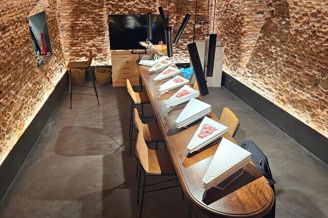 Cured Meats Gourmet Tasting with Wine Pairing in Madrid - Key Points