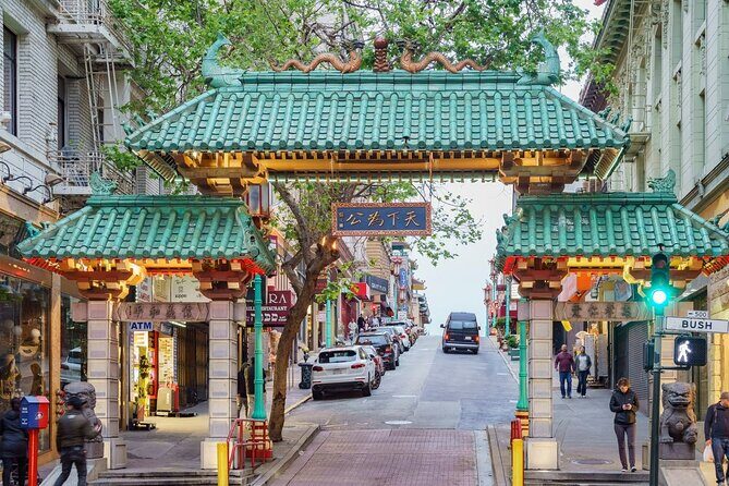 Custom and Private Guided Tour with a Luxurious Mercedes in CA - Golden Gate Bridge