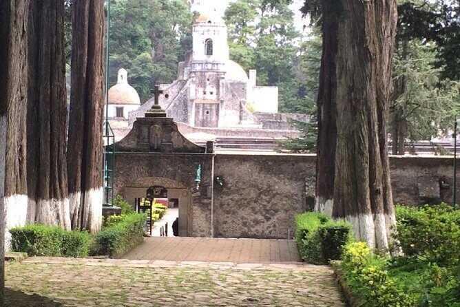 Custom Hiking in the Lions Desert - FAQ