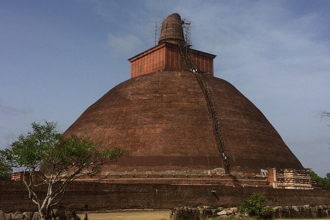 Cycle through 2000 years of sacred history and culture  Anuradhapura - Discovering Anuradhapura on Two Wheels
