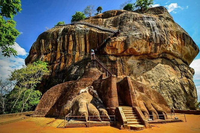 Cycling in the Backyards of Sigiriya - Who Should Consider This Tour?
