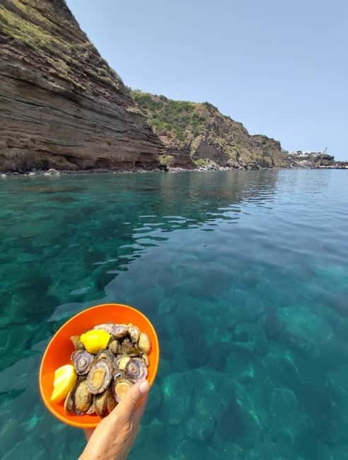 Da Lipari: Tour in Barca Salina e Lipari (7h) PICCOLO GRUPPO - Key Points