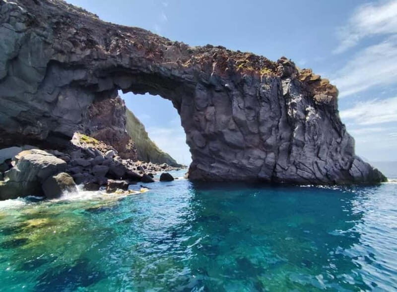 Da Lipari: Tour in Barca Salina e Lipari (7h) PICCOLO GRUPPO - The Experience: Pros and Cons