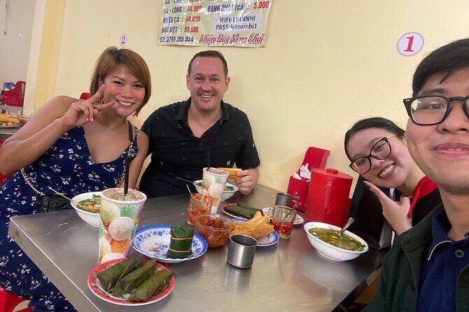Da Nang Local Food Tour - The Guides: Knowledge, Humor, and Personal Touch